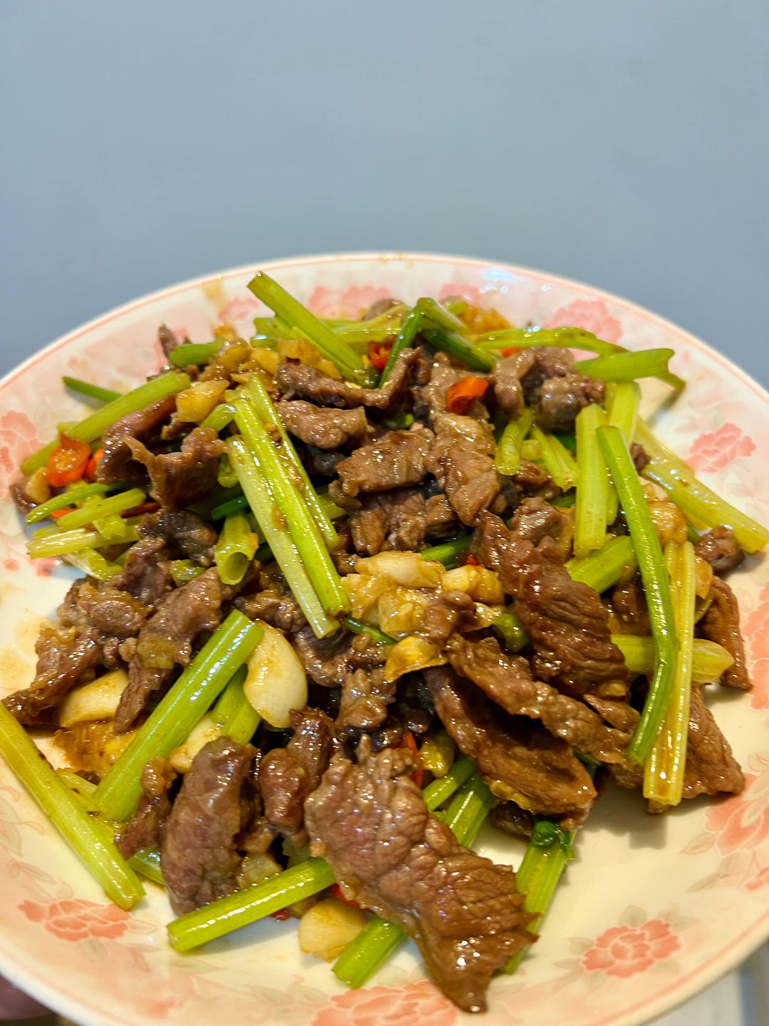 下饭神器又来了，试试这道芹菜炒牛肉！！