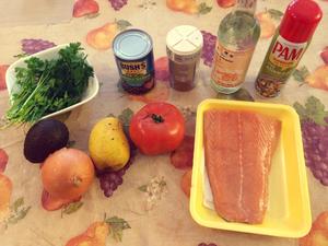 芒果香烤三文鱼（Cajun-spiced Salmon with Mango Salad)的做法 步骤1