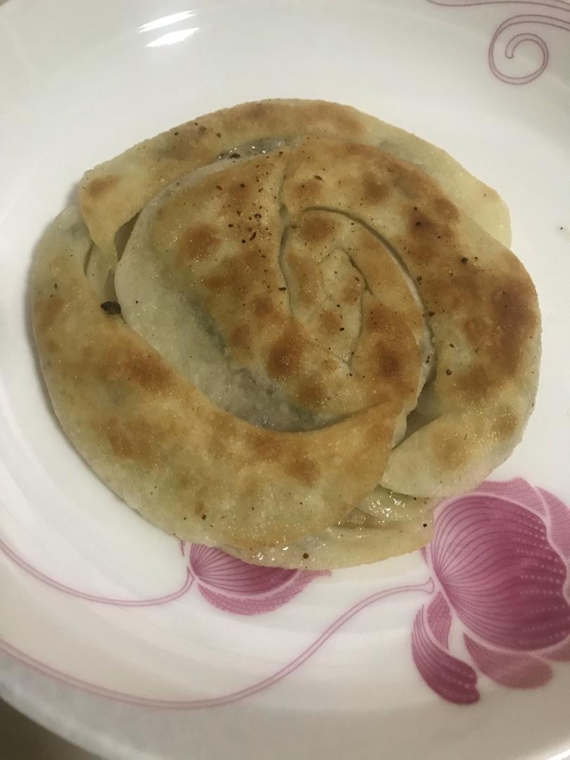 饺子皮做葱花小饼