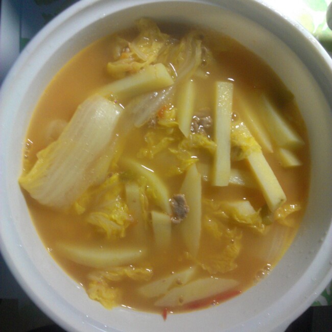 蕃茄土豆圆白菜汤