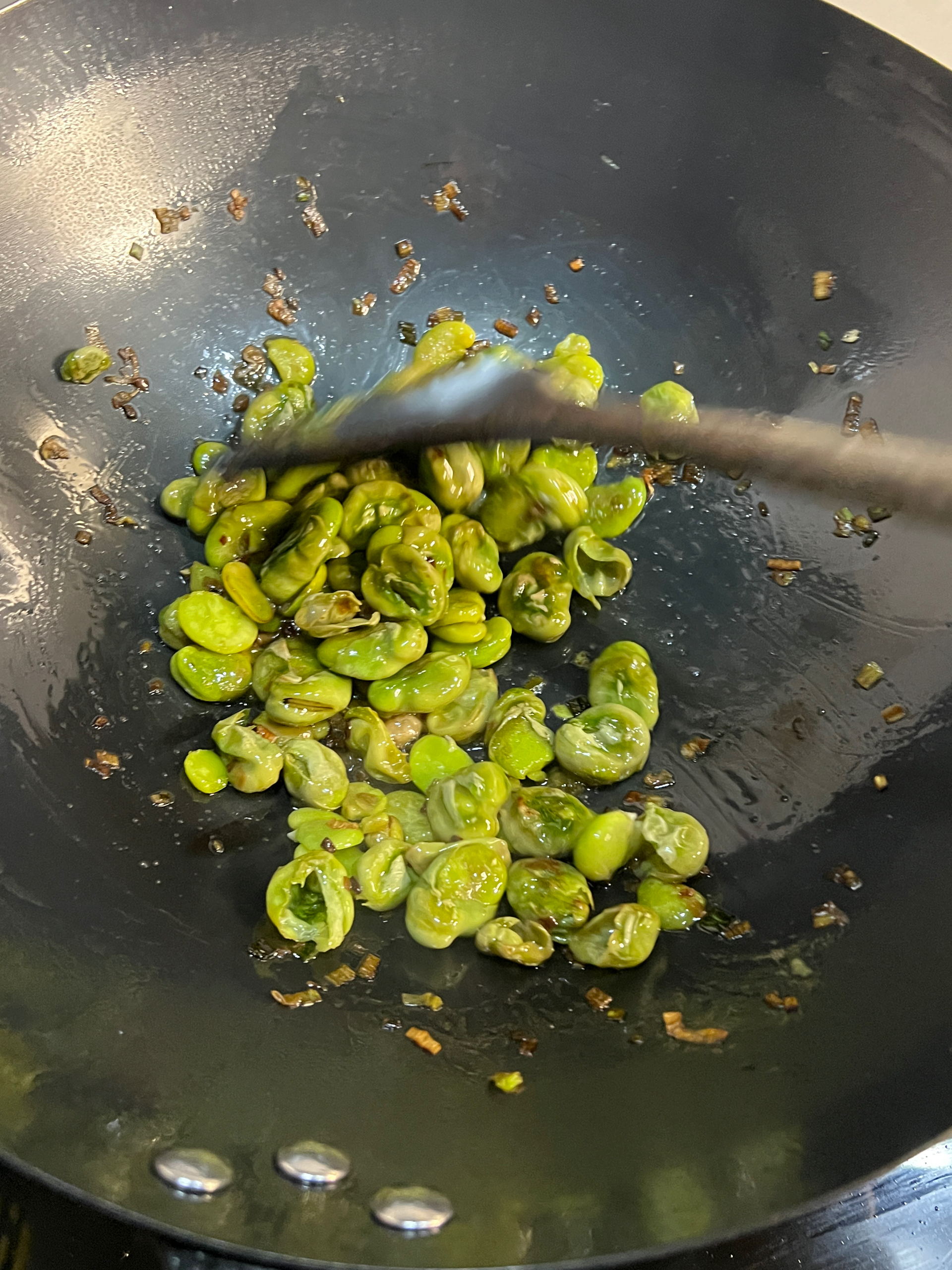 春季时令菜 | 葱油蚕豆的做法 步骤8
