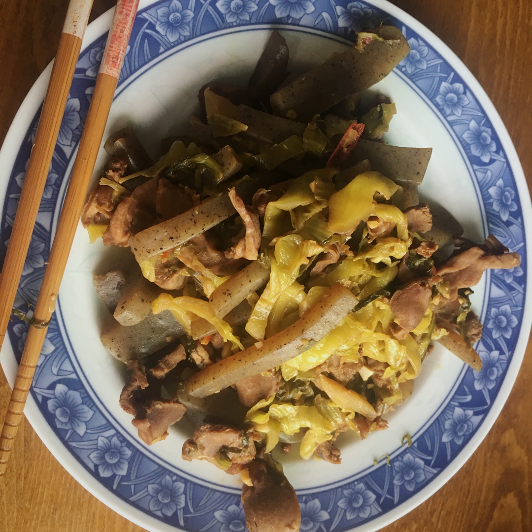 酸菜炒鸡胗