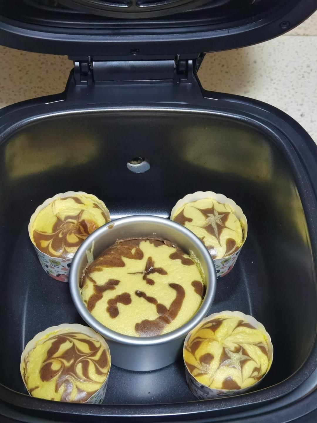 不塌不回缩的漂亮拉花杯子蛋糕