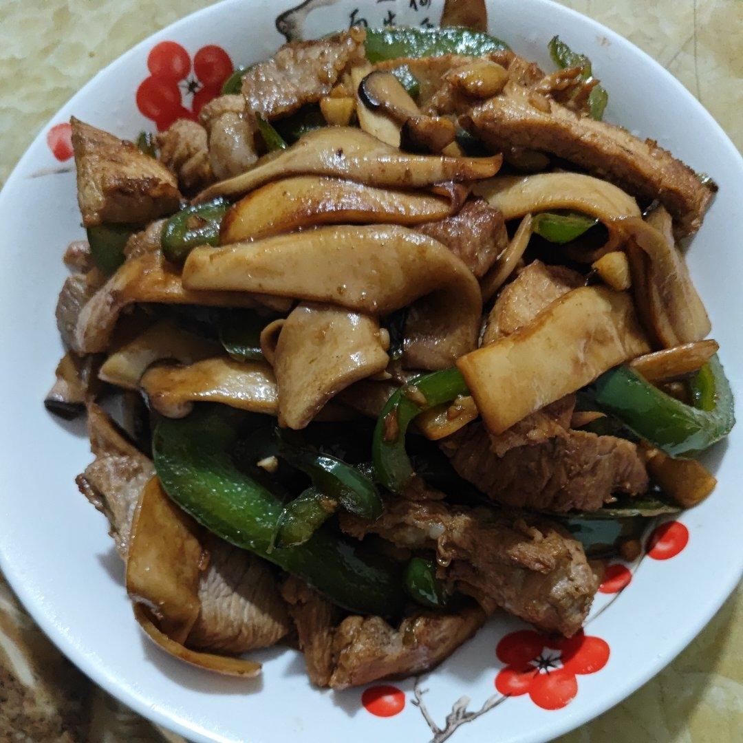 青椒素炒杏鲍菇