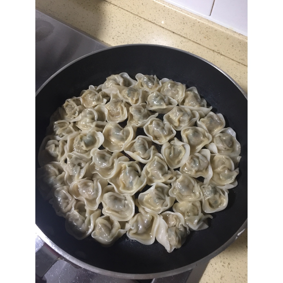 独居食趣-生煎小馄饨
