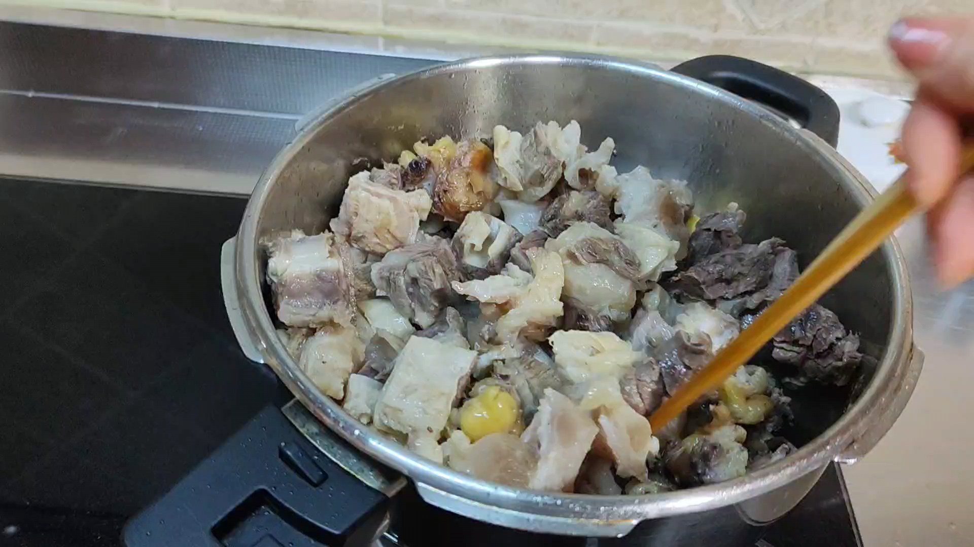 秒变大厨 火锅料牛肉烧红萝卜 零厨艺大菜的做法 步骤3