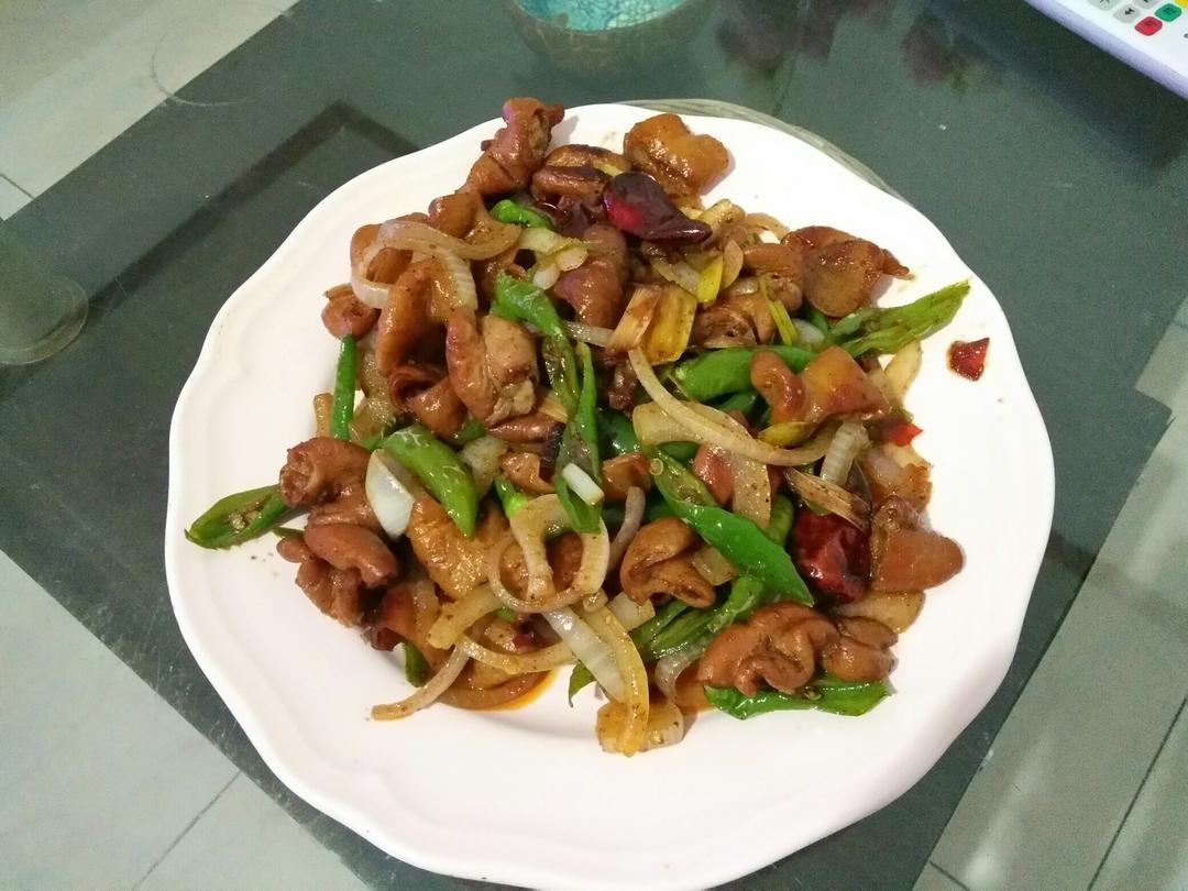 好吃到爆火爆肥肠