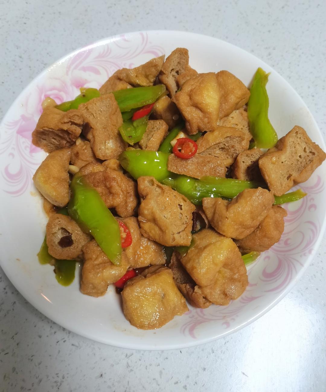 酱汁浓郁！一口爆汁的尖椒炒豆泡！