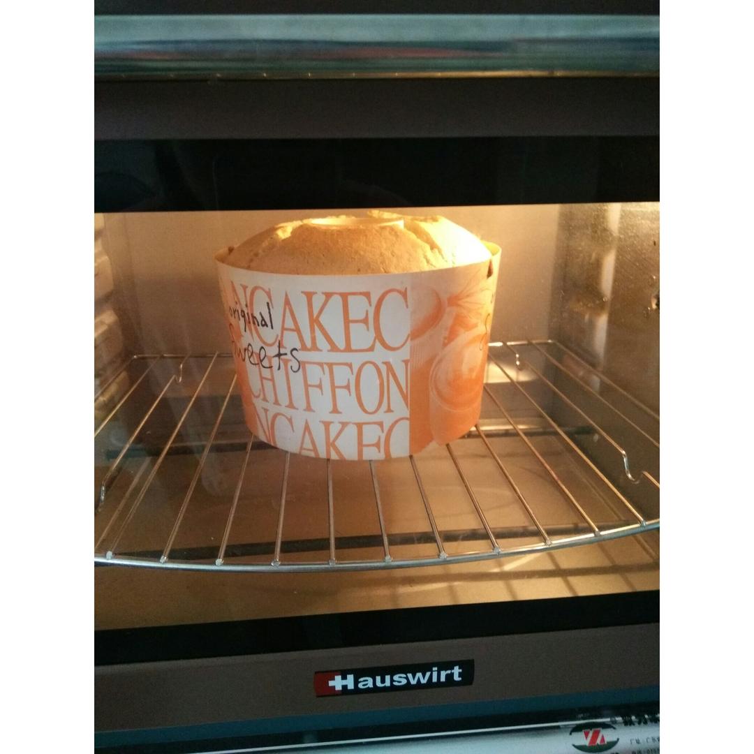 烤箱做蛋糕（戚风蛋糕的做法）