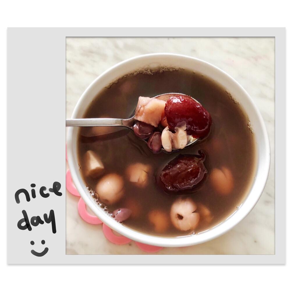 【君酱食谱】：红豆茯苓莲子汤-祛湿祛水肿的好帮手《吃到自然瘦》