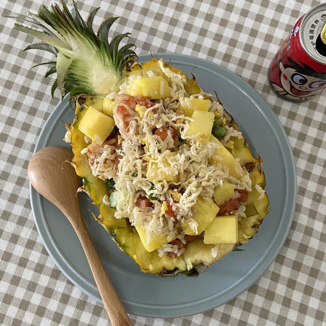 虾仁菠萝炒饭