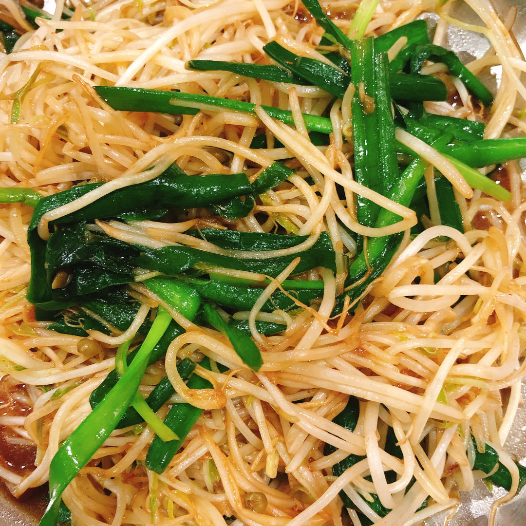 绿豆芽炒韭菜