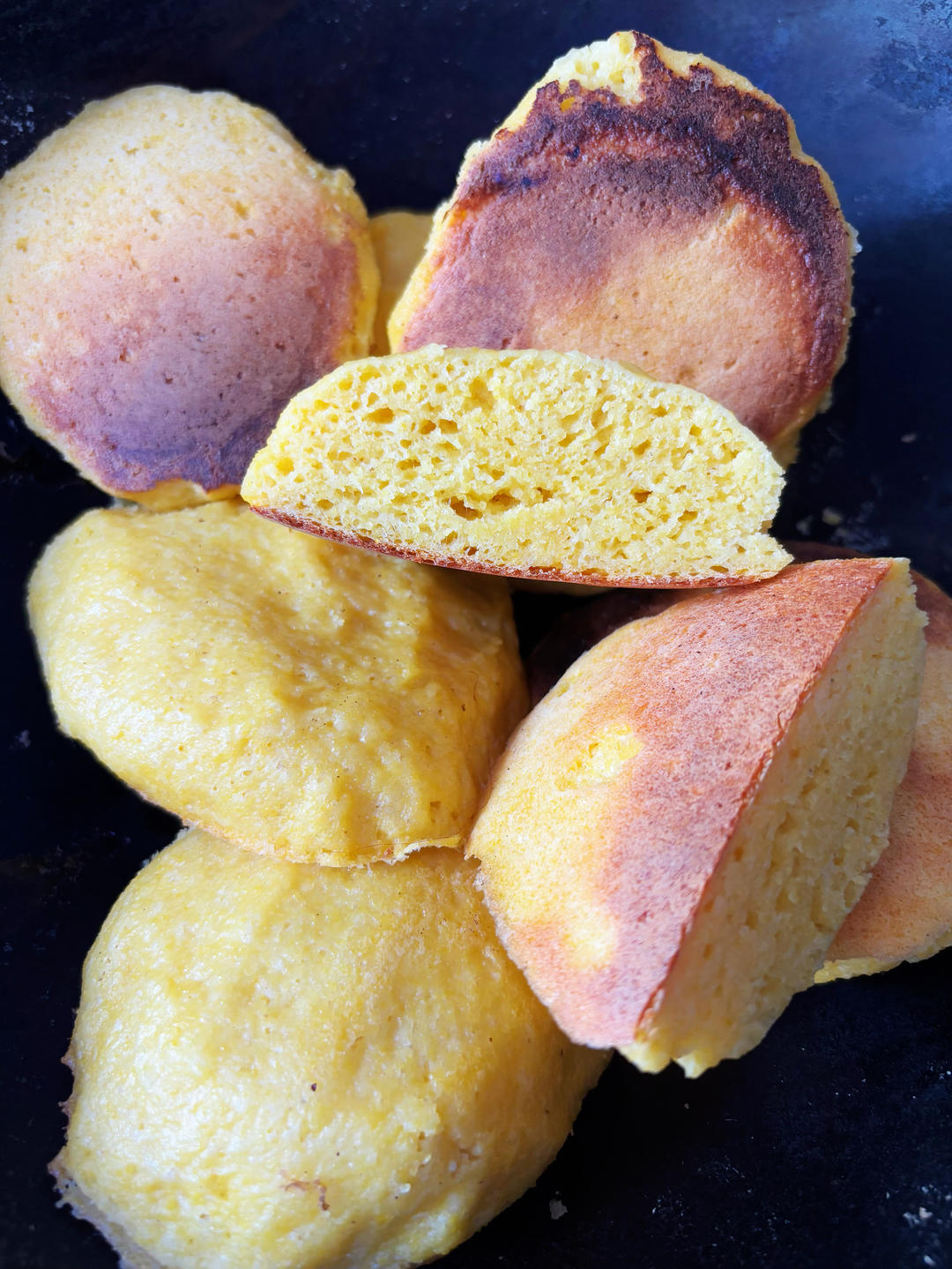 贴玉米面饼子