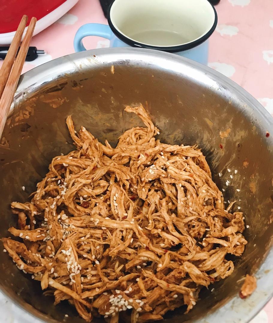 揭秘！一次上瘾的【口水鸡+夺命酱汁】的做法