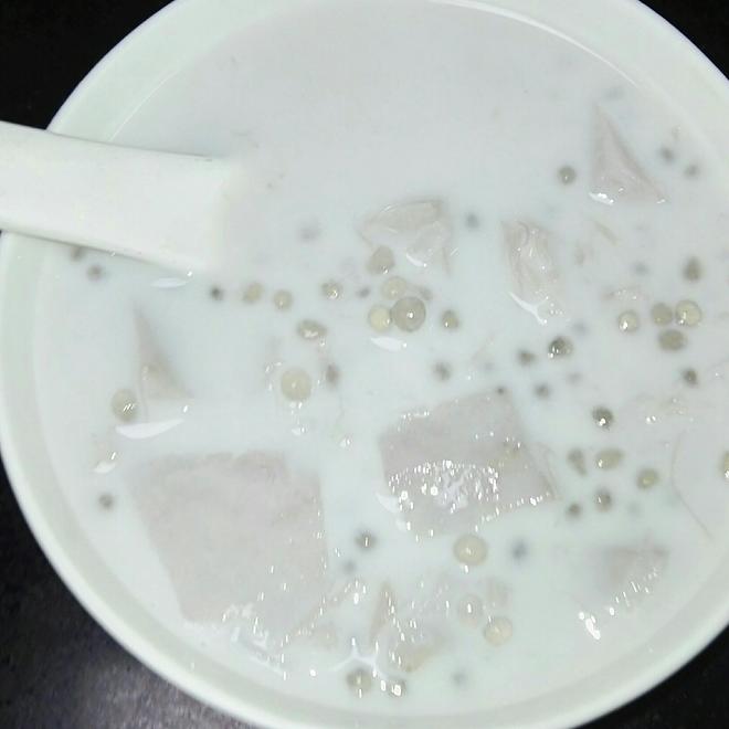 椰汁牛奶香芋西米露的做法