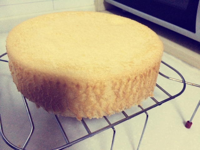 超简单完美戚风蛋糕（6寸2蛋）附打发、翻拌、脱模视频