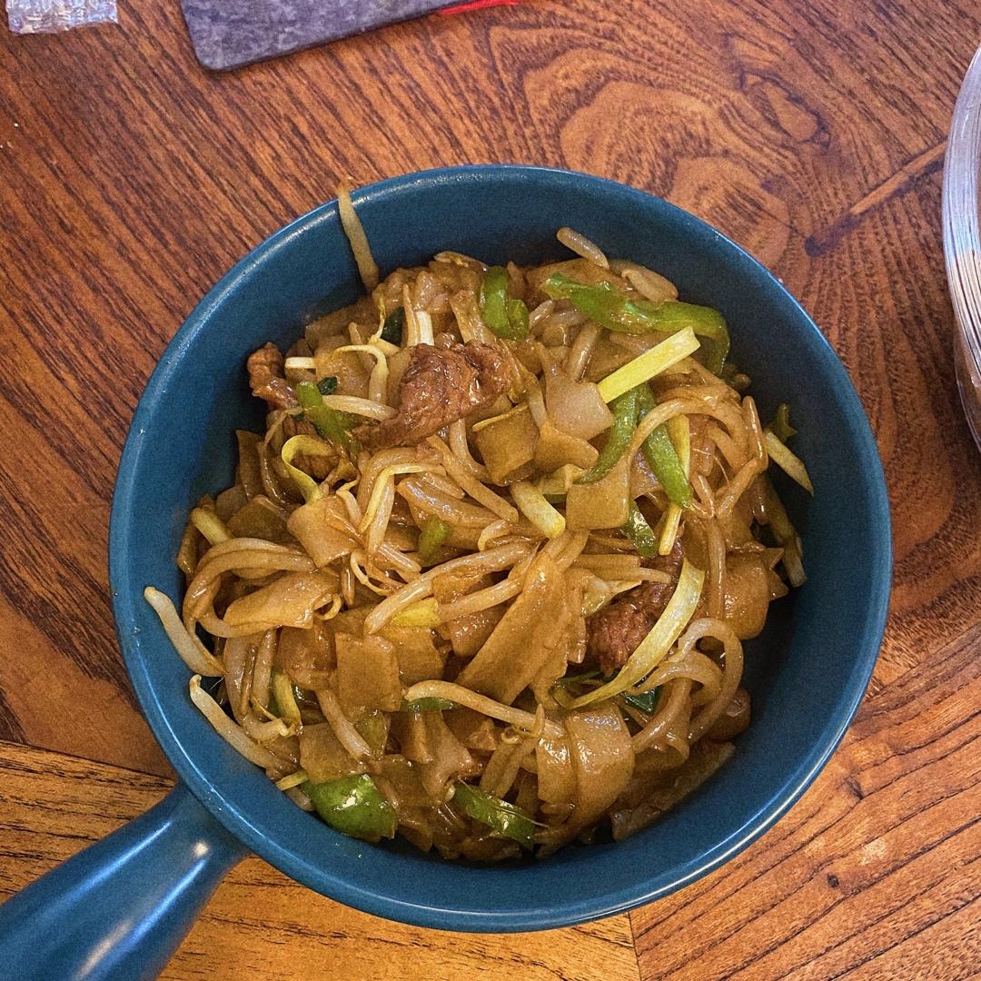 牛肉炒河粉（经典粤菜）