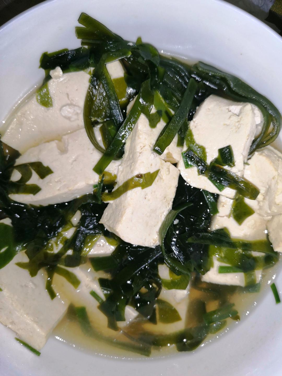 海带丝豆腐汤