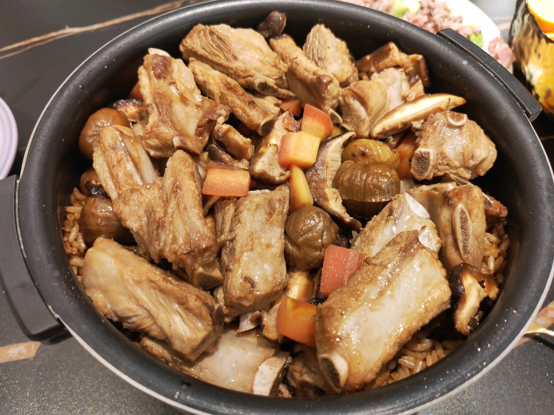 电饭煲排骨焖饭‼️米饭粒粒分明，咸香入味，超级好吃