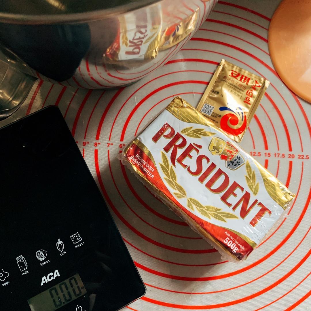 纯奶手撕吐司的做法 步骤1