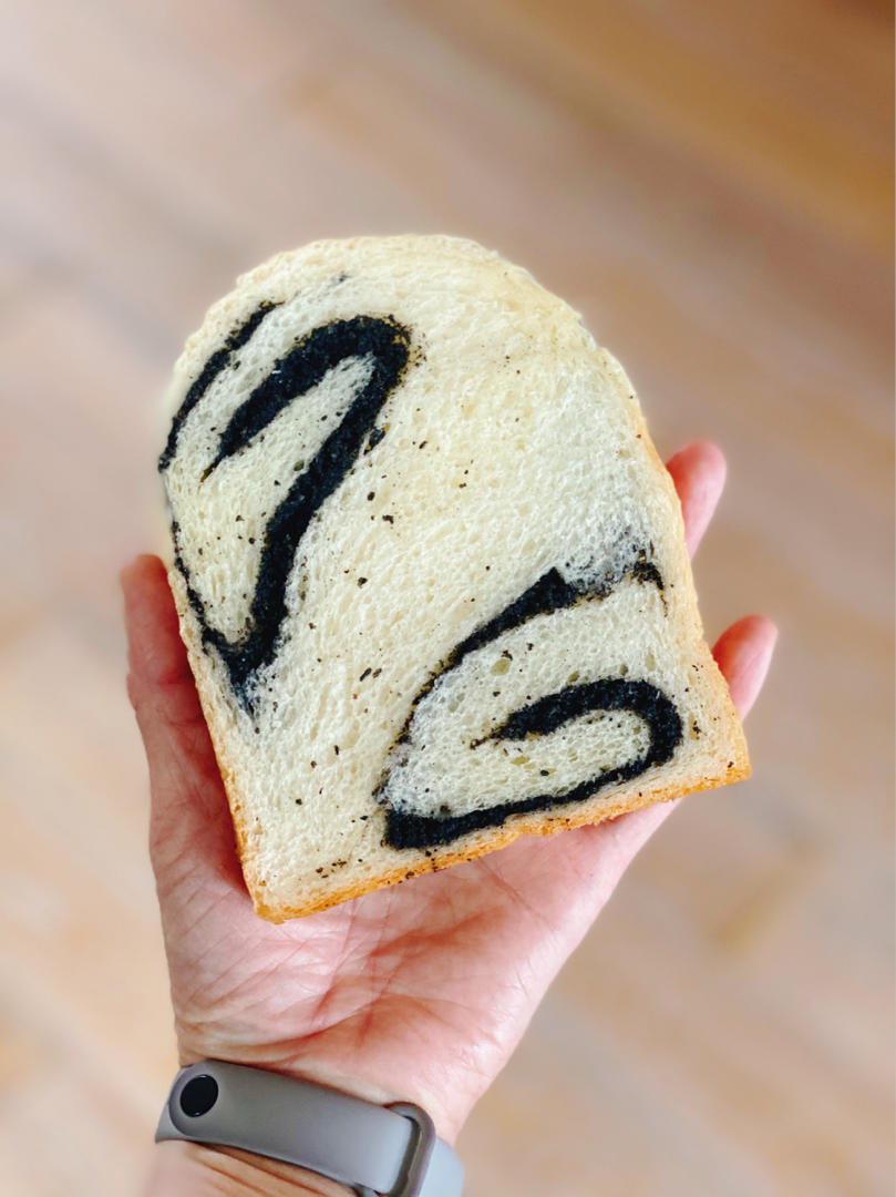 黑芝麻奶酥吐司