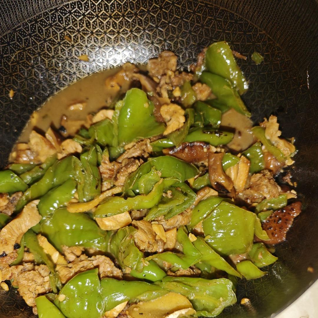 拆骨肉炒辣椒