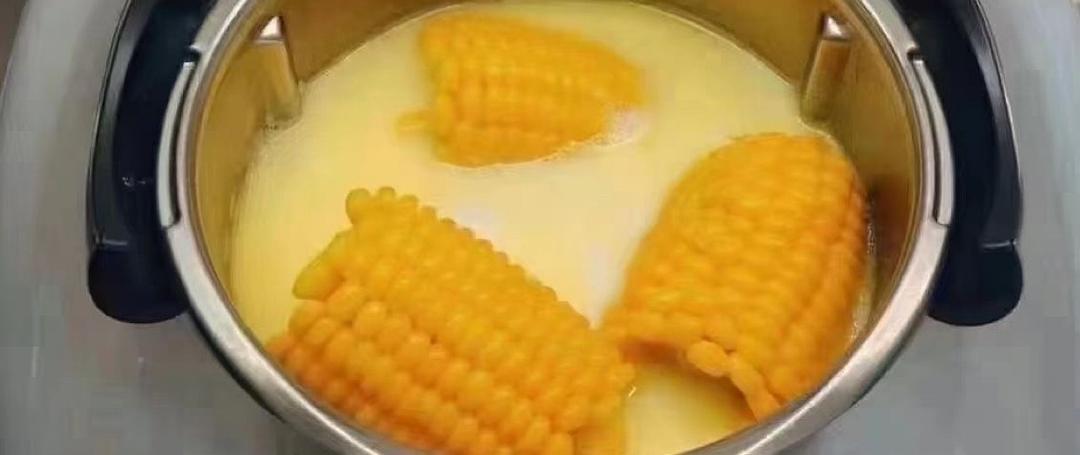 小美牛奶煮玉米的做法