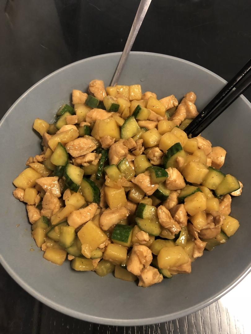 胡萝卜黄瓜鸡胸肉
