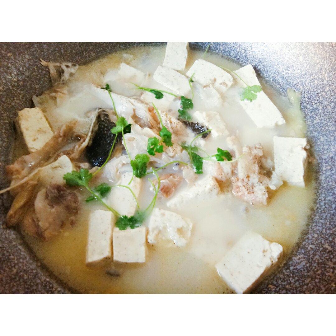 三文鱼头豆腐汤
