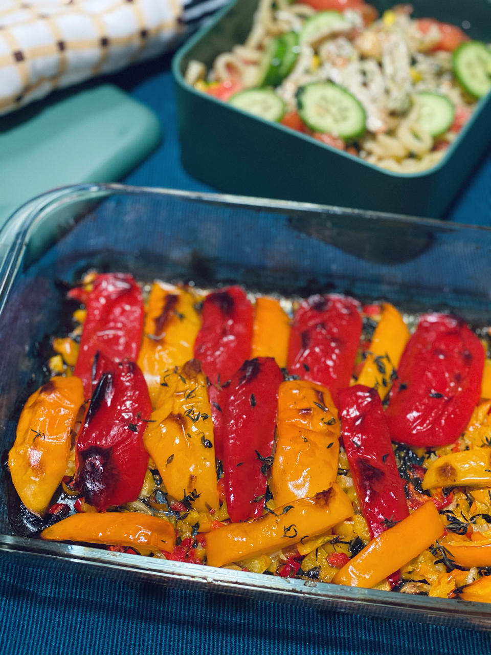 意大利黑帮家族的蒜香罗勒烤甜椒