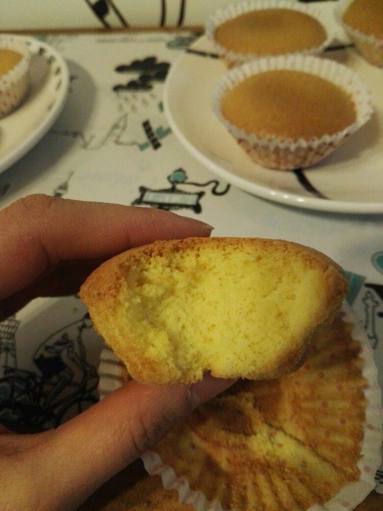 软绵绵戚风纸杯蛋糕