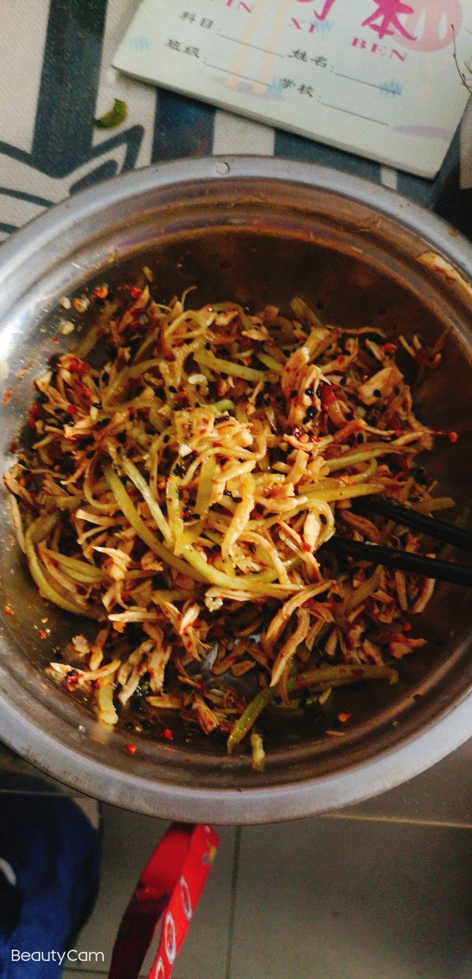 减脂餐：手撕鸡胸肉（无油无糖极简版）