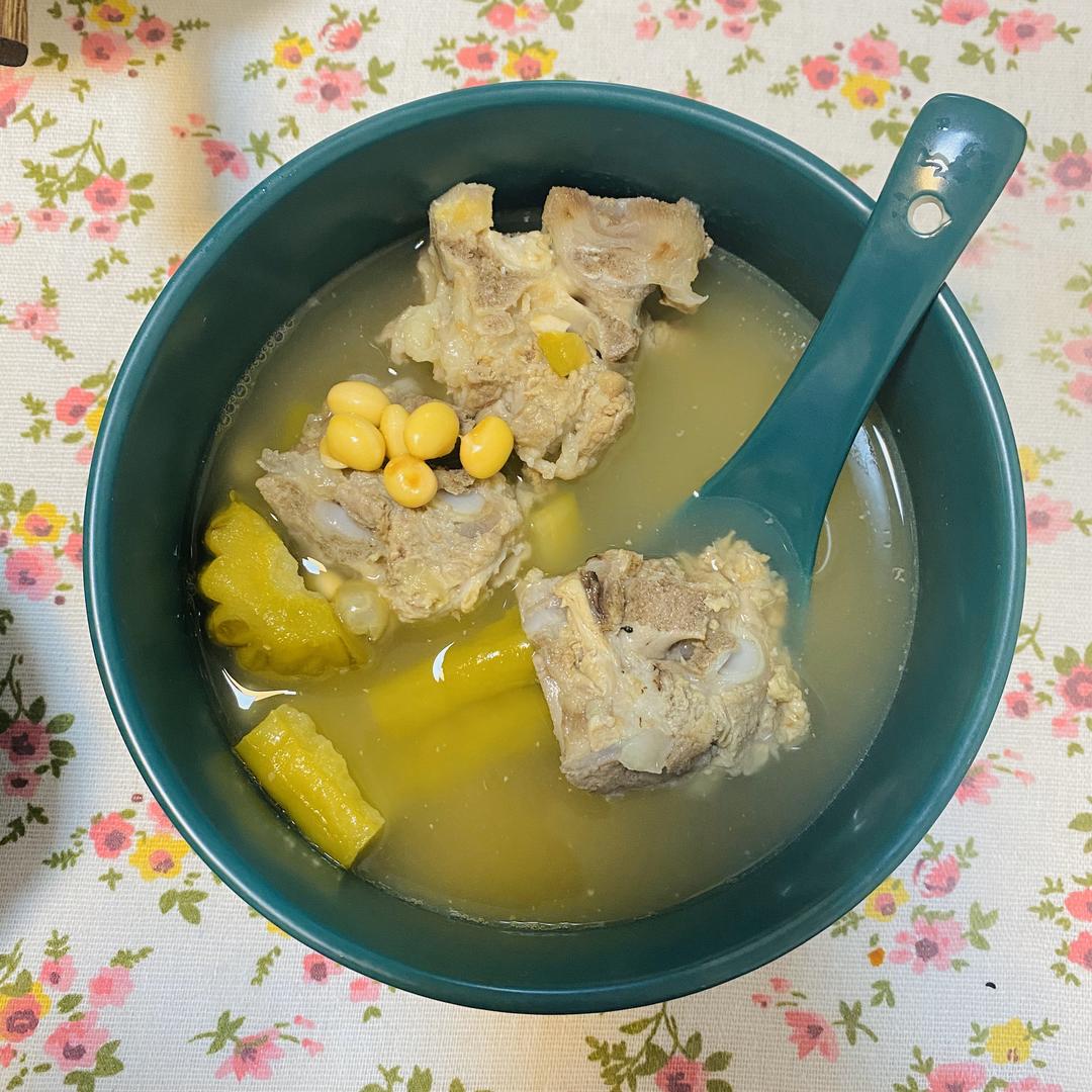 夏日必备-苦瓜排骨汤的做法