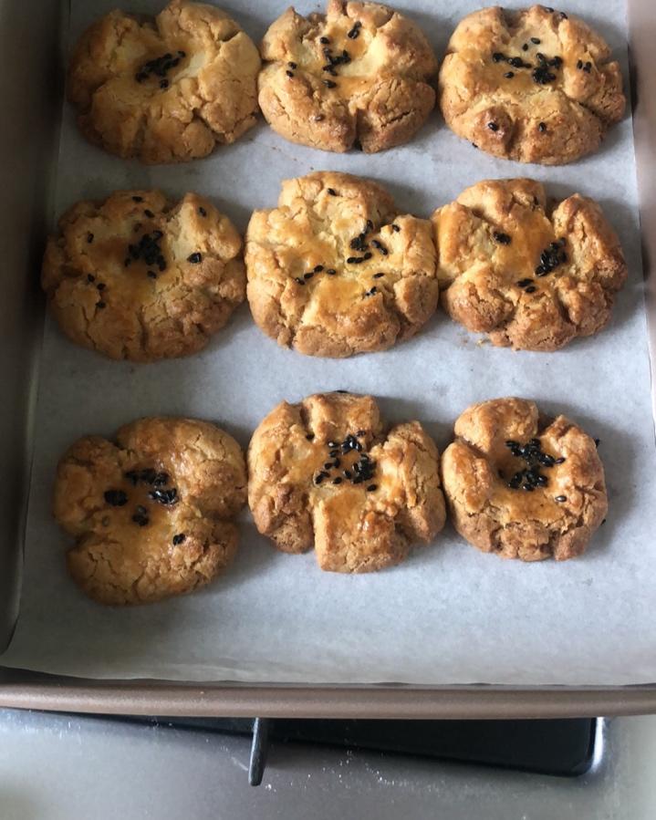 轻轻一按就碎掉的原味桃酥（不输猪油版）