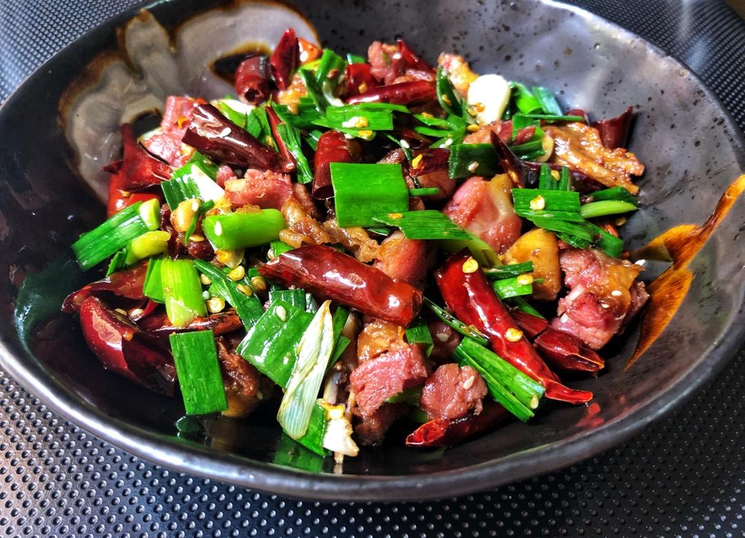 罗小撇做的蒜苗炒腊鸭腿