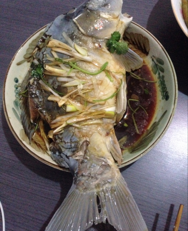 吃着碗里望着锅里的红烧肉