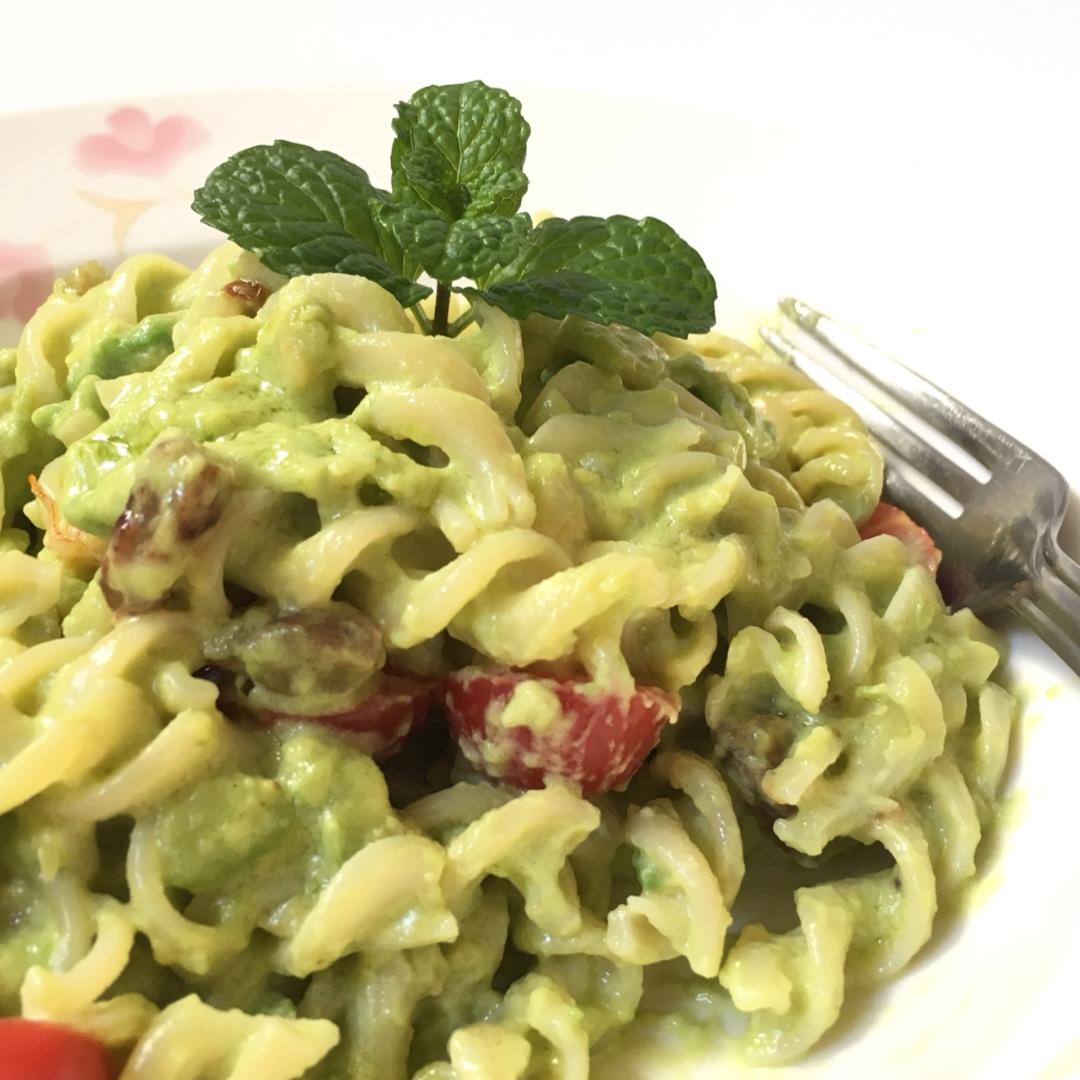 小清新牛油果火腿意面
