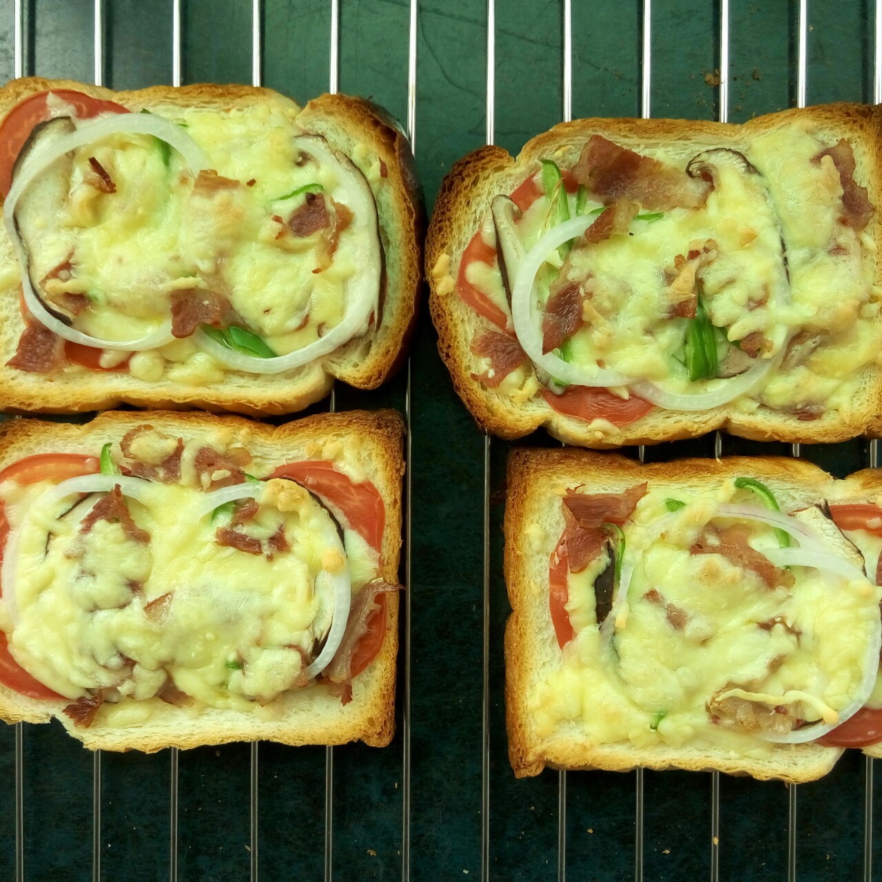 吐司培根小批萨