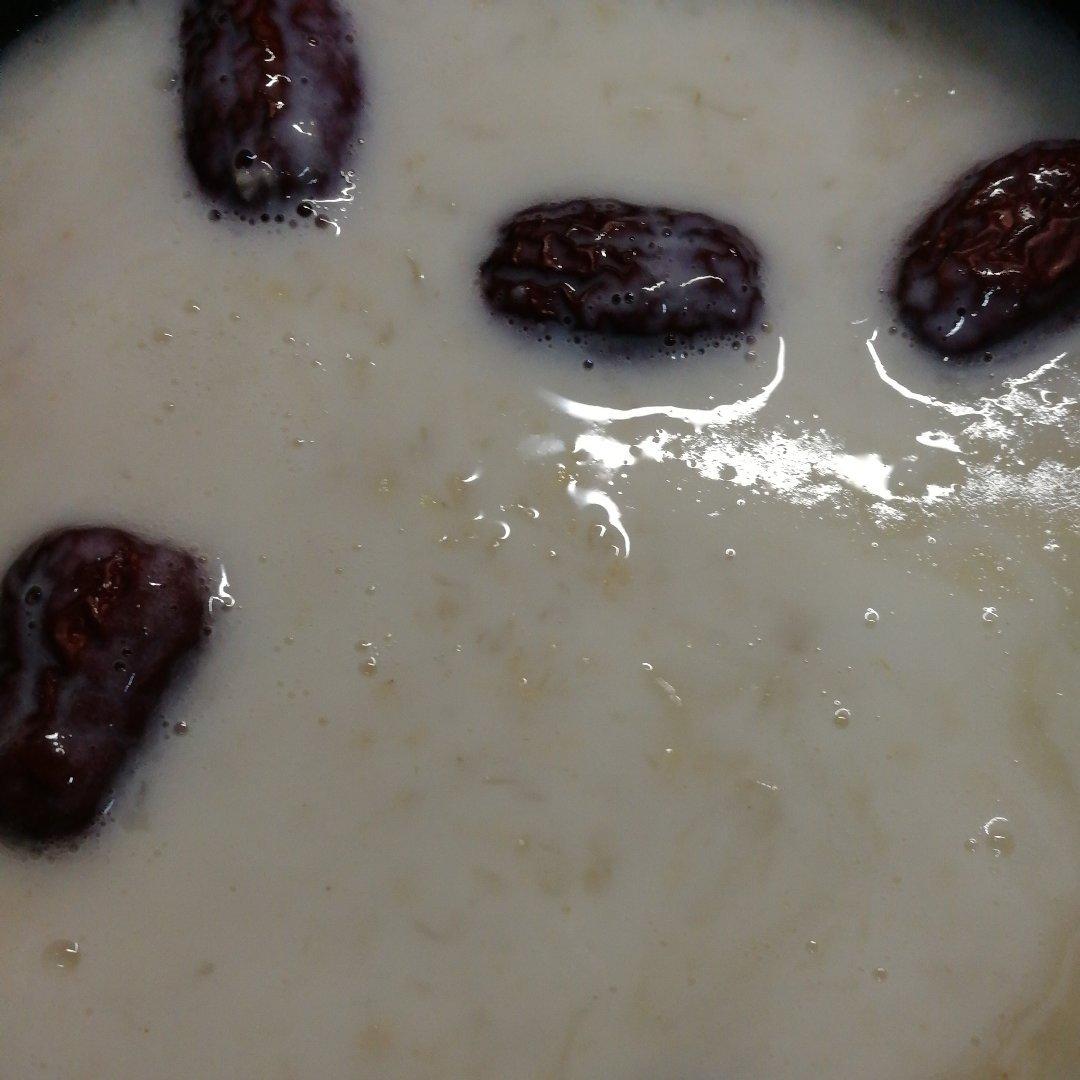 银耳红枣燕麦粥
