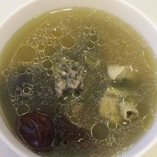 枸杞红枣乌鸡汤