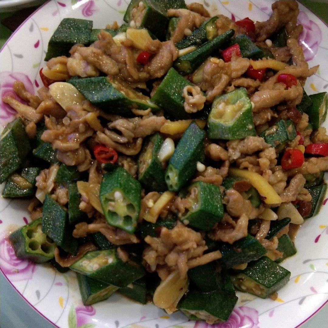 超级下饭的秋葵小炒肉