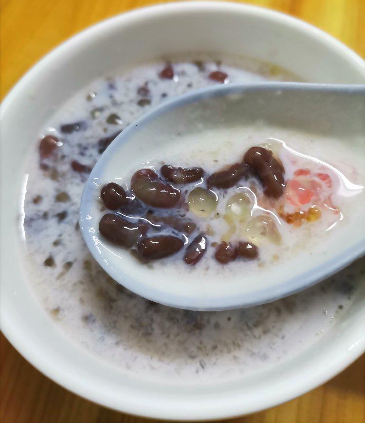椰汁红豆西米露