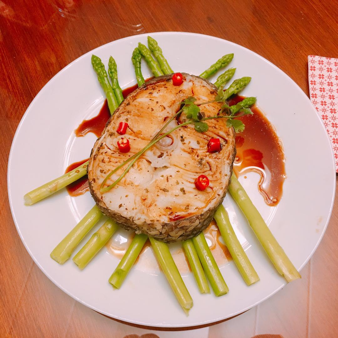 【极简饮食】清蒸鳕鱼配芦笋