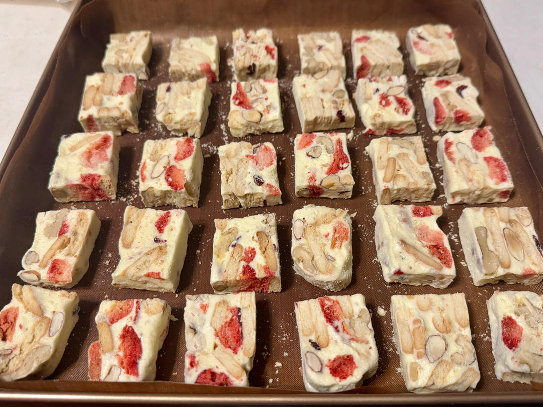 坚果草莓原味雪花酥(一斤棉花糖)