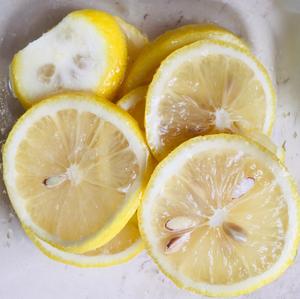 柠檬百香果薏米水的做法 步骤3