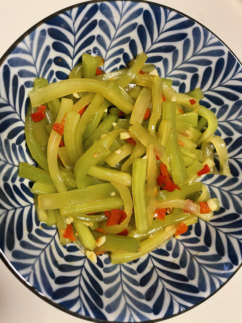 凉拌莴笋