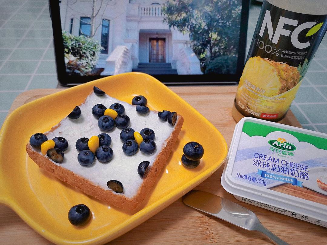 蓝莓芝士吐司