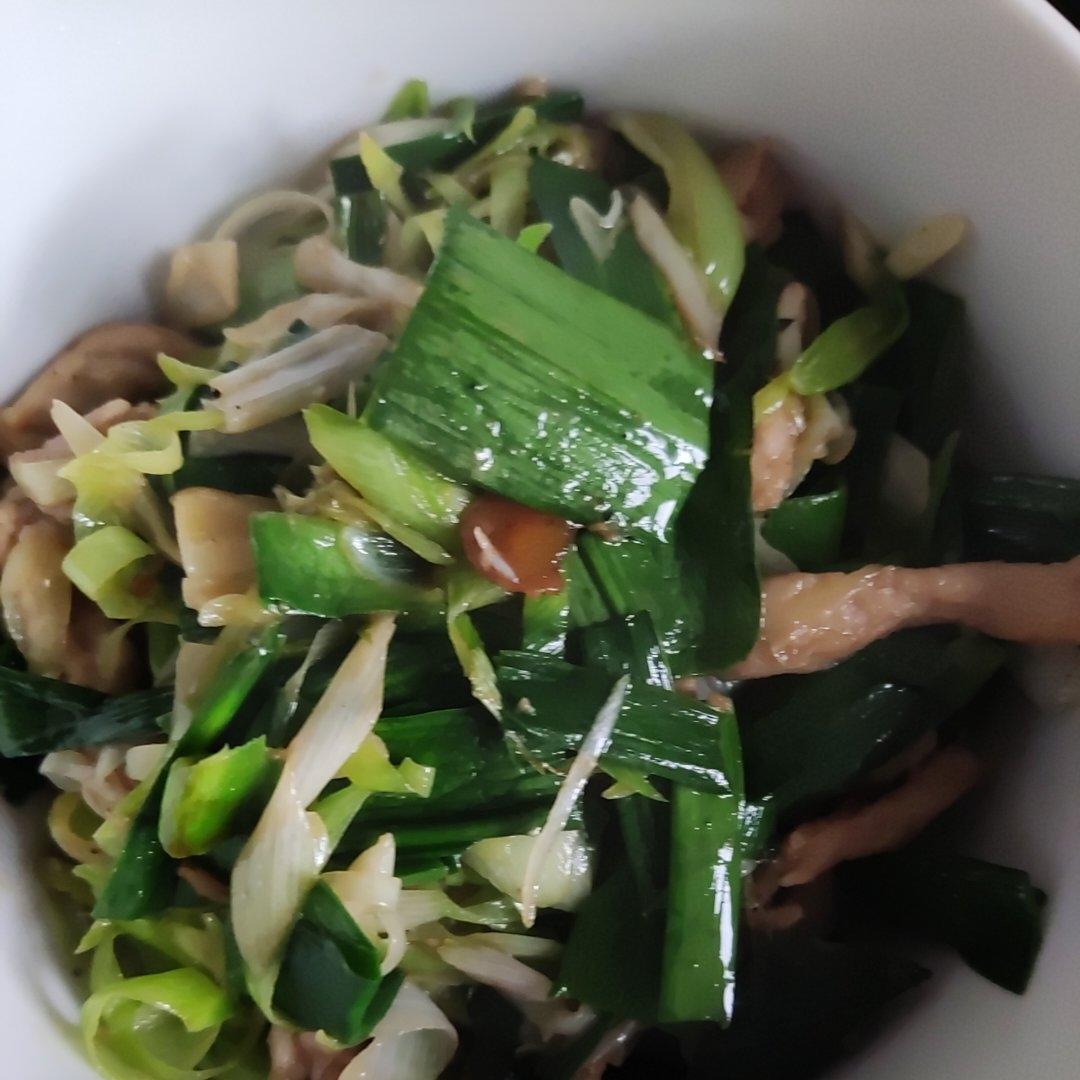 蒜苗炝炒嫩肉片（零基础炒好一道超爱的下饭菜）