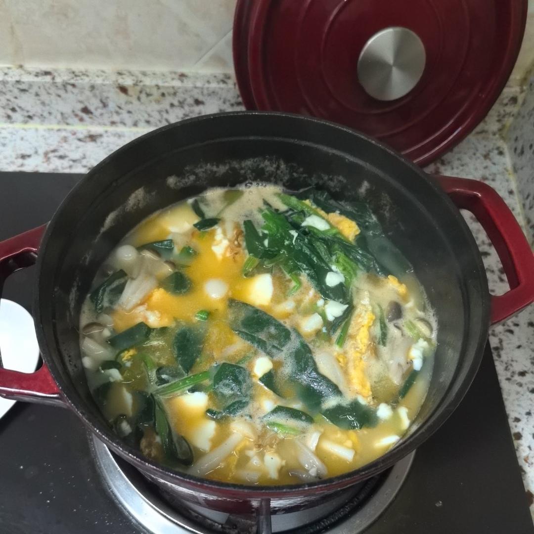 鲜掉眉毛！咸蛋黄鲜虾豆腐｜天冷煮一锅，暖胃又舒心