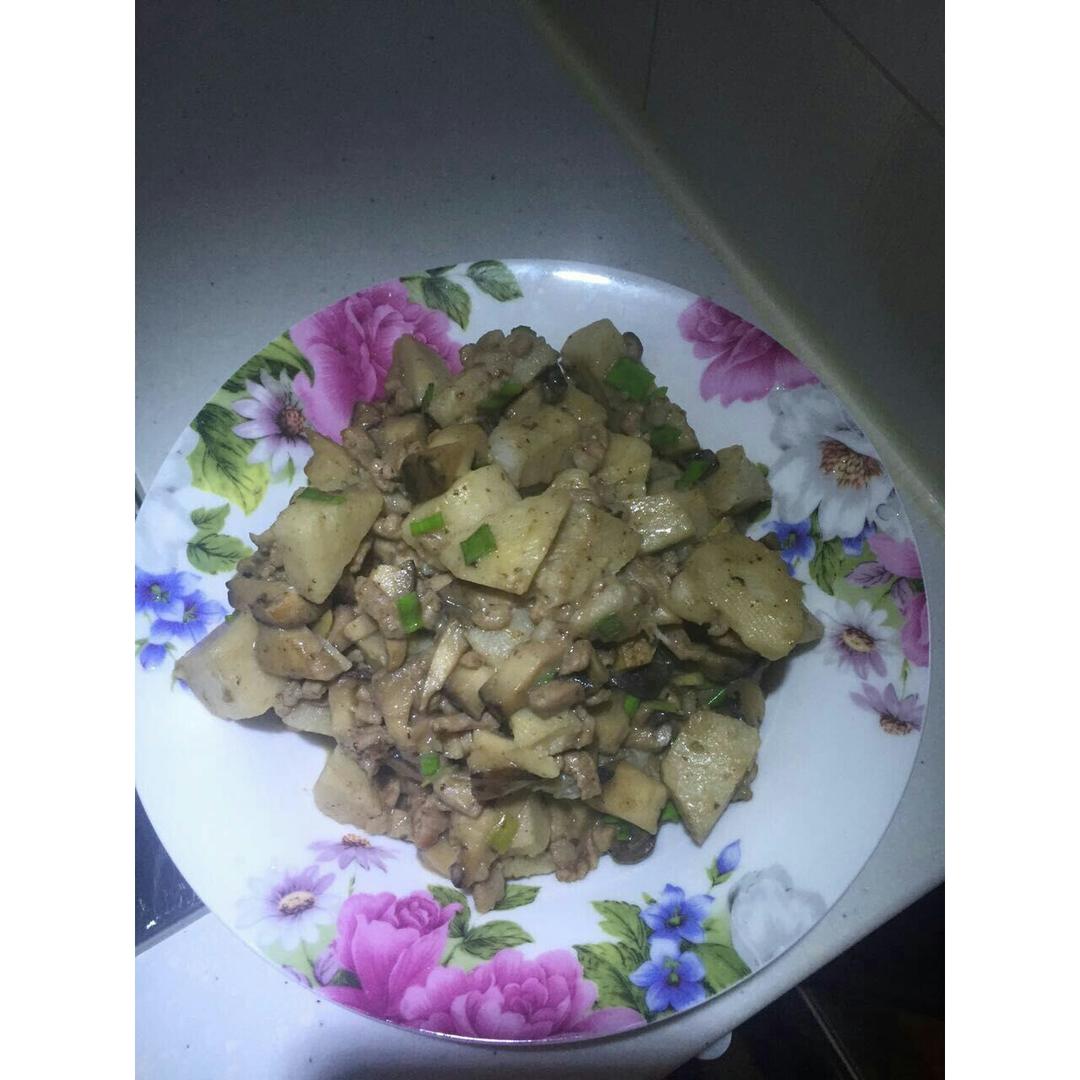 香菇肉末焖香芋(宝贝最喜欢吃的菜之一)